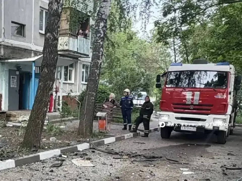 Фотографии последствий ракетного обстрела публикует мэр Белгорода Демидов Фотографии последствий ракетного обстрела публикует мэр Белгорода Демидов