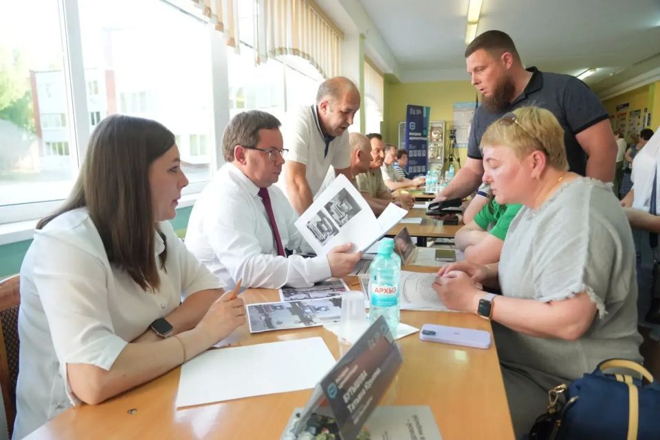 Сегодня с командой администрации работали в поселке Богородское в формате «Выездной администрации» Сегодня с командой администрации работали в поселке Богородское в формате «Выездной администрации»