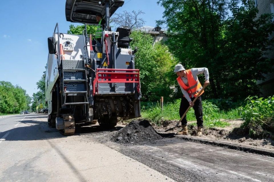 В селе Красный Путь приступили к обустройству участка дороги от дома №1 до дома №42 на улице Мира