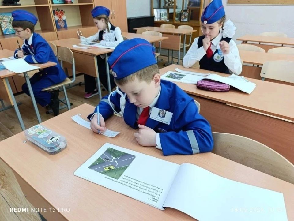 Юные инспекторы школы №9 представят Долгопрудный на областном уровне Юные инспекторы школы №9 представят Долгопрудный на областном уровне