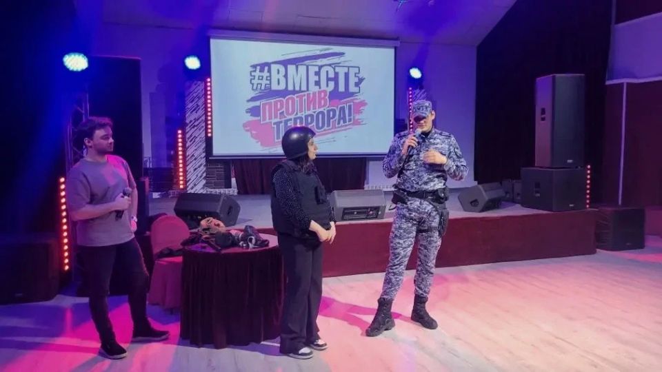Росгвардейцы организовали урок безопасности «Вместе против террора» в Подмосковье Росгвардейцы организовали урок безопасности «Вместе против террора» в Подмосковье