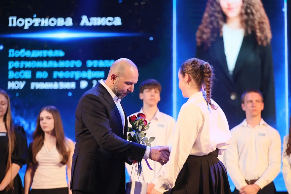 Руслан Заголовацкий: Они – не только гордость своих школ, Орехово-Зуевского округа, но и всего Подмосковья Руслан Заголовацкий: Они – не только гордость своих школ, Орехово-Зуевского округа, но и всего Подмосковья