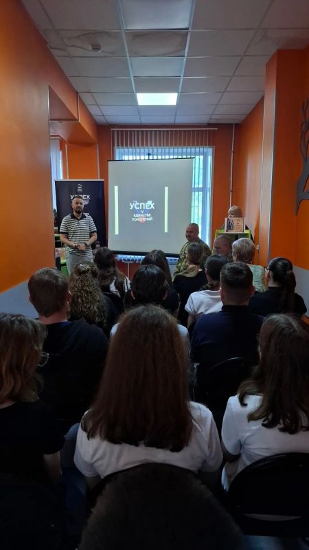 В Воскресенской городской библиотеке № 3 прошла литературно - творческая мастерская «Путешествие в страну славянской азбуки», посвященная Дню славянской письменности и культуры, который мы отметим 24 мая В Воскресенской городской библиотеке № 3 прошла литературно - творческая мастерская «Путешествие в страну славянской азбуки», посвященная Дню славянской письменности и культуры, который мы отметим 24 мая