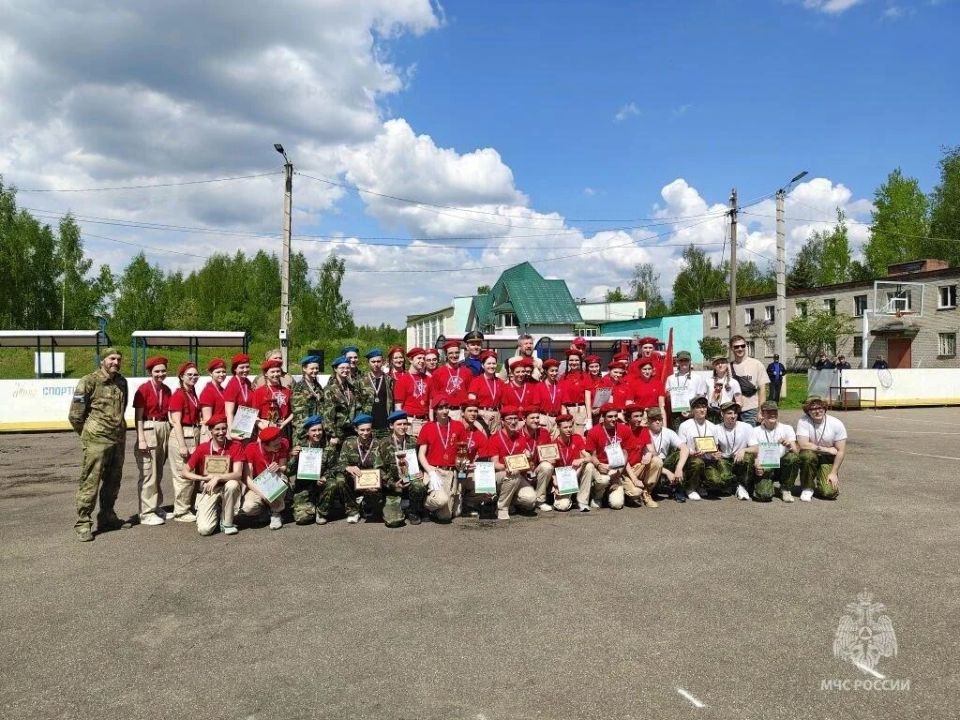 Сотрудники МЧС России приняли участие в организации и проведении военно-патриотической игры «Наследники Победы» Сотрудники МЧС России приняли участие в организации и проведении военно-патриотической игры «Наследники Победы»