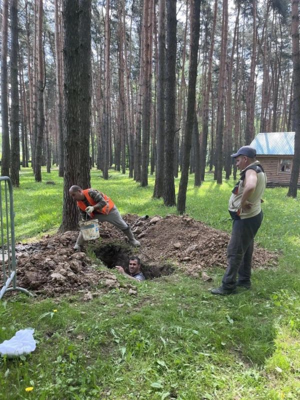 В парке «Ёлочки» продолжается модернизация системы водоотведения В парке «Ёлочки» продолжается модернизация системы водоотведения