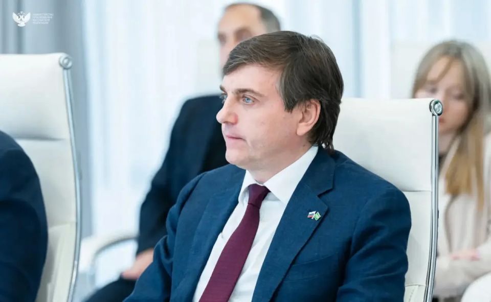Сергей Кравцов обсудил с послом Саудовской Аравии возможности сотрудничества в сфере образования Сергей Кравцов обсудил с послом Саудовской Аравии возможности сотрудничества в сфере образования