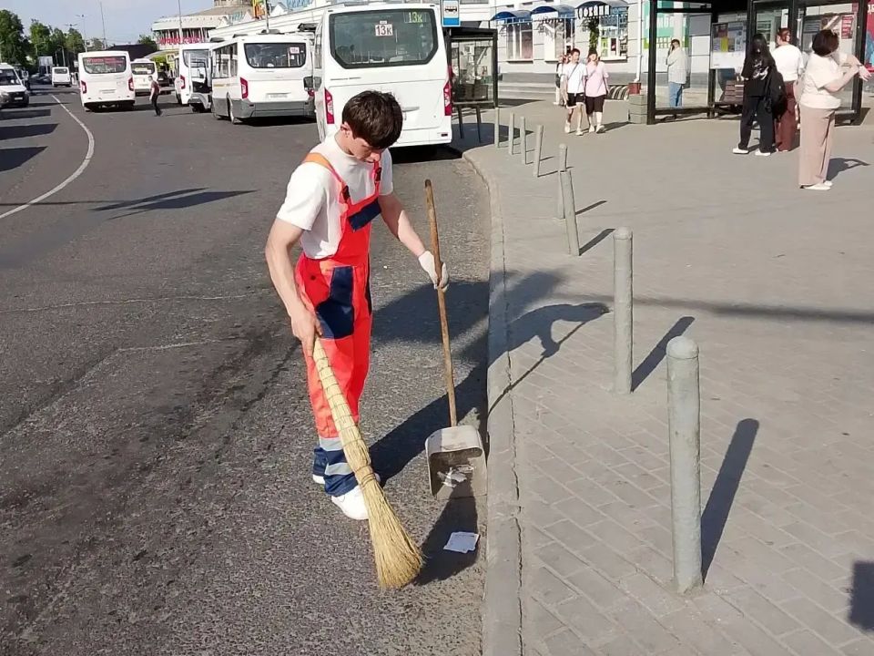 Юлия Купецкая: В округе — ежедневная уборка и порядок на улицах! Юлия Купецкая: В округе — ежедневная уборка и порядок на улицах!