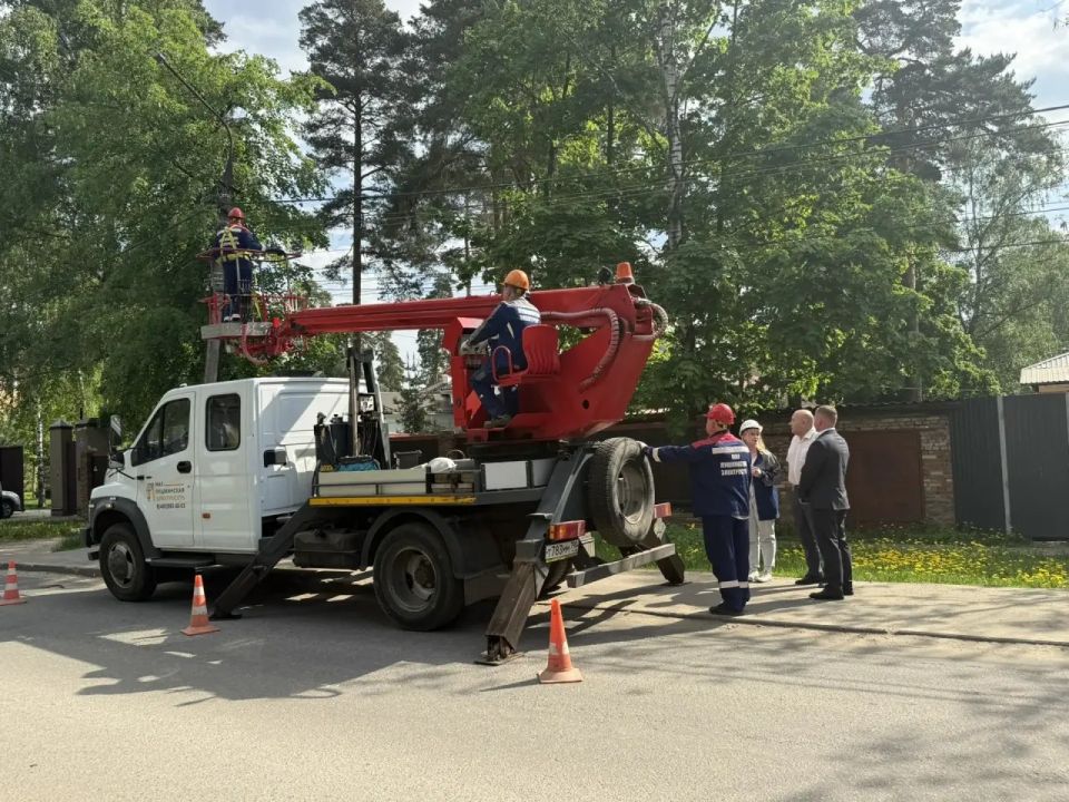 В городском округе Пушкинский продолжается модернизация уличного освещения В городском округе Пушкинский продолжается модернизация уличного освещения