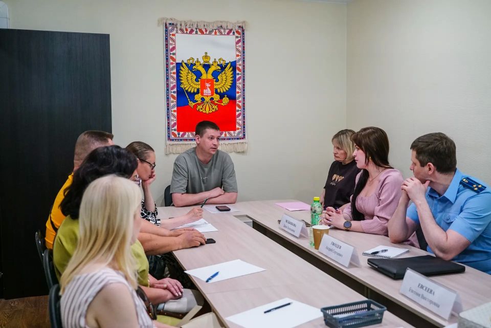 Прокуратура и фонд «Защитники Отечества» усиливают поддержку семей военнослужащих в Химках Прокуратура и фонд «Защитники Отечества» усиливают поддержку семей военнослужащих в Химках