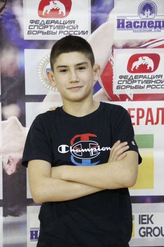 Григорий Артамонов: Наш борец покорил Европу! Спортсмен СШОР «Космос» и Федерации греко-римской борьбы Подольска Дмитрий Тельпиз стал победителем первенства Европы по греко-римской борьбе среди юношей до 15 лет, которое... Григорий Артамонов: Наш борец покорил Европу! Спортсмен СШОР «Космос» и Федерации греко-римской борьбы Подольска Дмитрий Тельпиз стал победителем первенства Европы по греко-римской борьбе среди юношей до 15 лет, которое...
