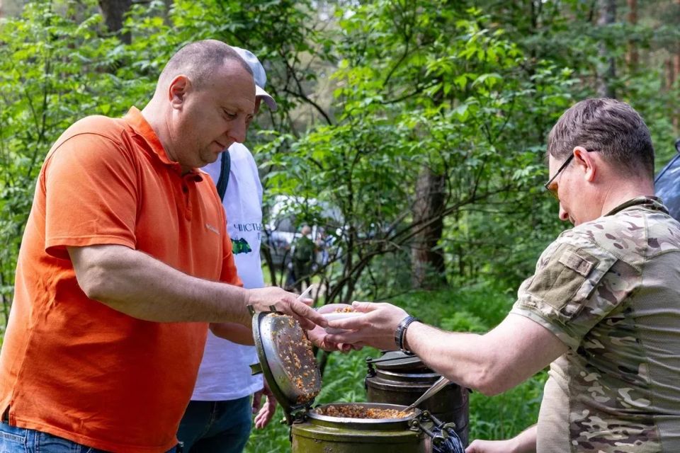 Наводим порядок вместе!. В лесопарковой зоне близ Исаакиевского озера прошла экологическая акция «Чистый лес» по уборке мусора и валежника Наводим порядок вместе!. В лесопарковой зоне близ Исаакиевского озера прошла экологическая акция «Чистый лес» по уборке мусора и валежника