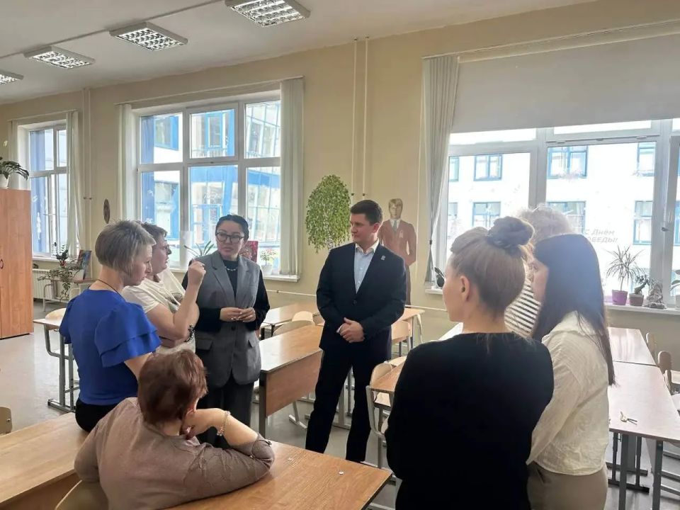 Как найти дело по душе? Какие специалисты нужны сегодня? Именно эти вопросы обсуждали ученики 6 и 9 классов Домодедовской школы №9 на встрече с советником главы, депутатом Совета депутатов г.о. Домодедово, сторонником Единой...