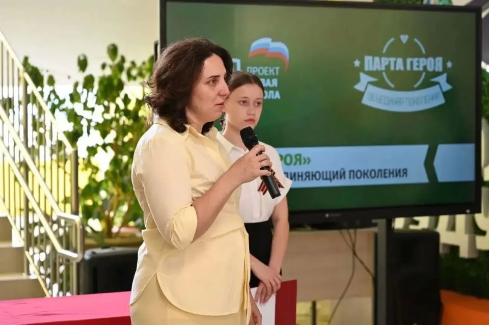 В школе №7 «Центра непрерывного образования» открыли Парту Героя в честь выпускника, серпуховича Алексея Воронина В школе №7 «Центра непрерывного образования» открыли Парту Героя в честь выпускника, серпуховича Алексея Воронина