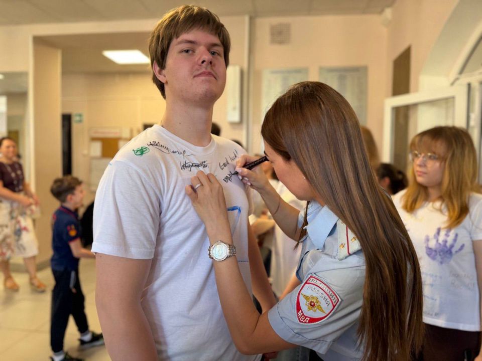 В подмосковном Жуковском прошла одна из самых трогательных акций этого выпускного сезона В подмосковном Жуковском прошла одна из самых трогательных акций этого выпускного сезона