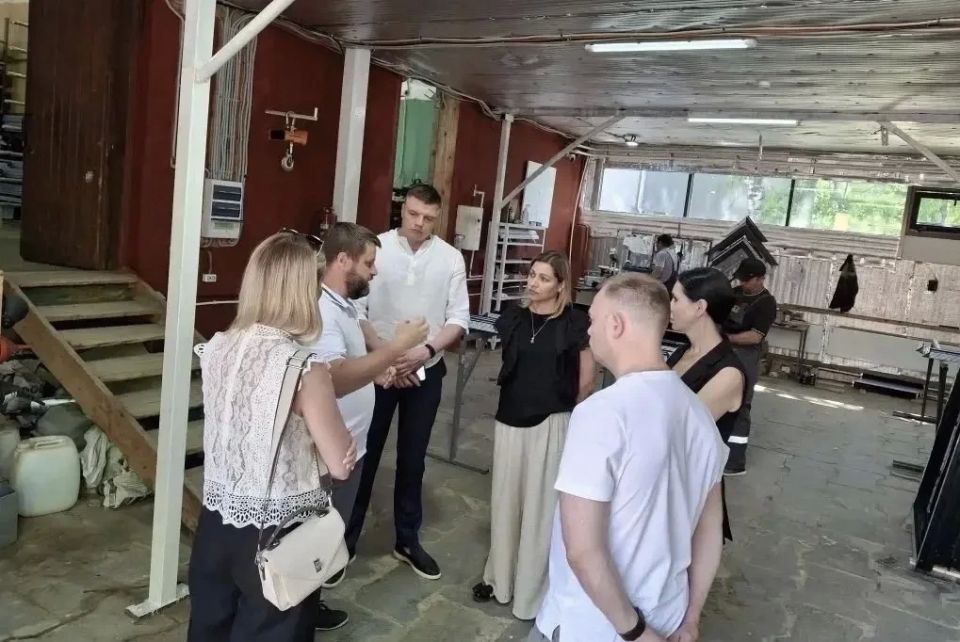 Делегация Союза «Сергиево-Посадская торгово-промышленная палата» совместно с управлением инвестиций администрации округа посетила производственное предприятие ООО «Пи.Джи.Билдингс», расположенное в посёлке Лоза Делегация Союза «Сергиево-Посадская торгово-промышленная палата» совместно с управлением инвестиций администрации округа посетила производственное предприятие ООО «Пи.Джи.Билдингс», расположенное в посёлке Лоза