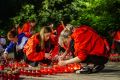 В сквере Марии Рубцовой зажгли свечи в память о героях Отечества
