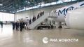 Путин осматривает образцы новой российской авиационной техники в подмосковном Жуковском