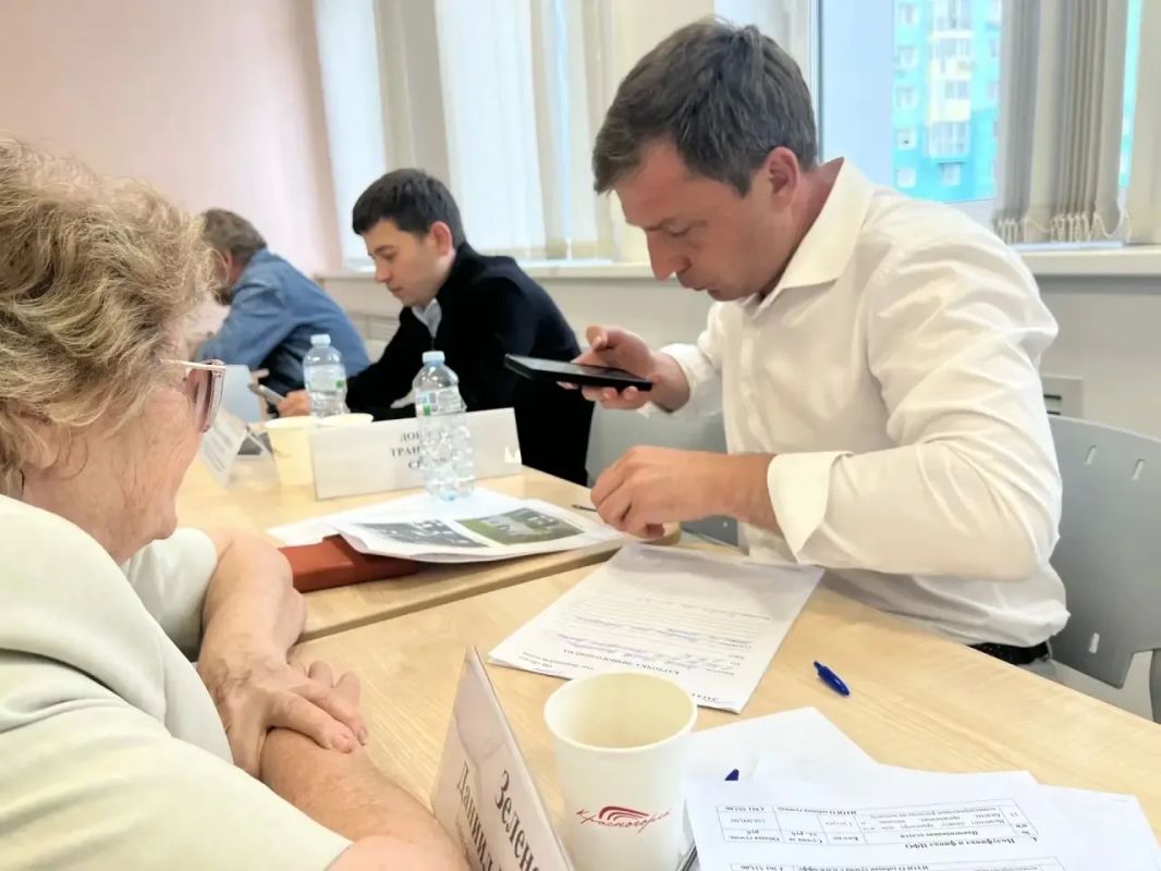 #ПрямоСейчас в Павшинской пойме проходит прием граждан в формате выездной администрации #ПрямоСейчас в Павшинской пойме проходит прием граждан в формате выездной администрации