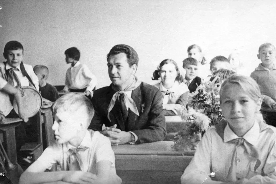 #ДЕНЬВИСТОРИИКОСМОСА. Сегодня, 8 июля, 91 год со дня рождения легендарного лётчика-космонавта СССР, дважды Героя Советского Союза Виталия Ивановича Севастьянова Его имя навсегда вписано в историю мировой космонавтики как... #ДЕНЬВИСТОРИИКОСМОСА. Сегодня, 8 июля, 91 год со дня рождения легендарного лётчика-космонавта СССР, дважды Героя Советского Союза Виталия Ивановича Севастьянова Его имя навсегда вписано в историю мировой космонавтики как...