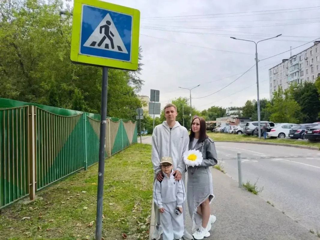 В Международный день семьи, любви и верности сотрудники Госавтоинспекции Ленинского округа совместно с педагогами провели акцию «Ромашка безопасности», с целью формирования культуры безопасного поведения на дороге через...
