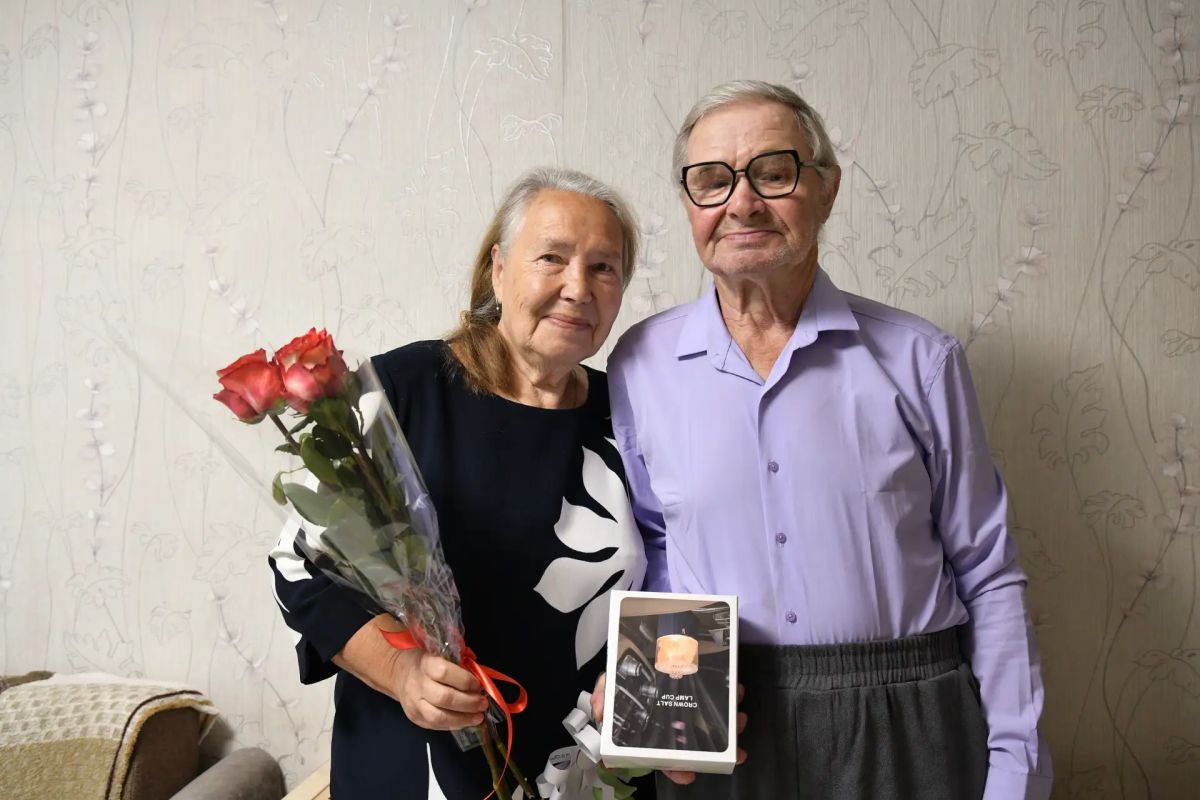 55 лет как один миг: в Дмитрове волонтёры поздравили супругов - юбиляров 55 лет как один миг: в Дмитрове волонтёры поздравили супругов - юбиляров