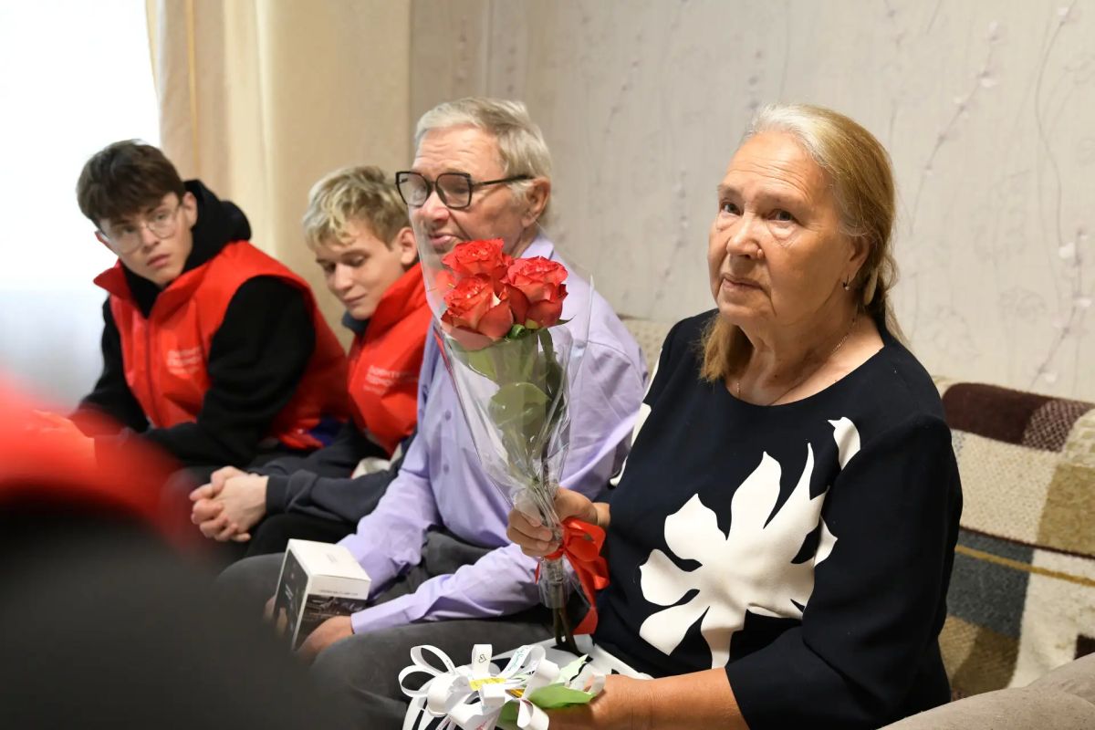 55 лет как один миг: в Дмитрове волонтёры поздравили супругов - юбиляров 55 лет как один миг: в Дмитрове волонтёры поздравили супругов - юбиляров