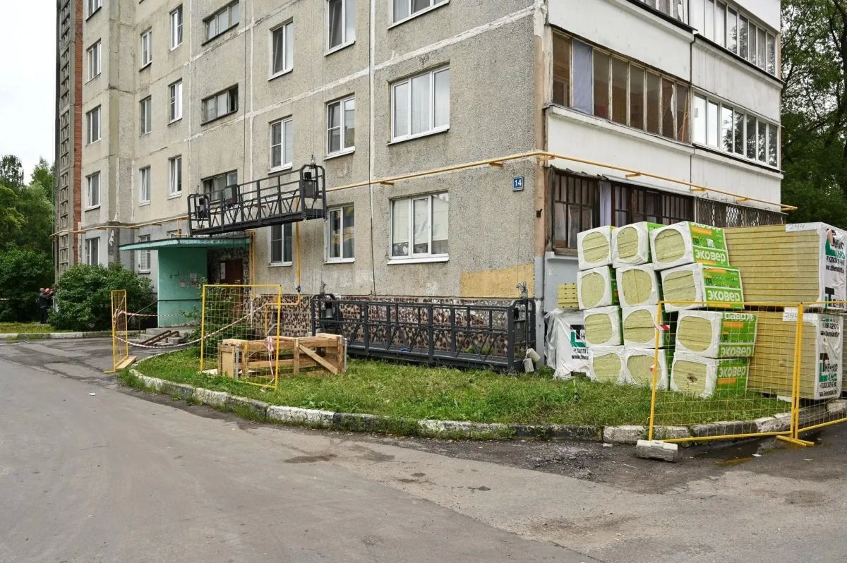 Глава округа Эдуард Малышев проверил ход капремонта на ул. Красноармейская Глава округа Эдуард Малышев проверил ход капремонта на ул. Красноармейская