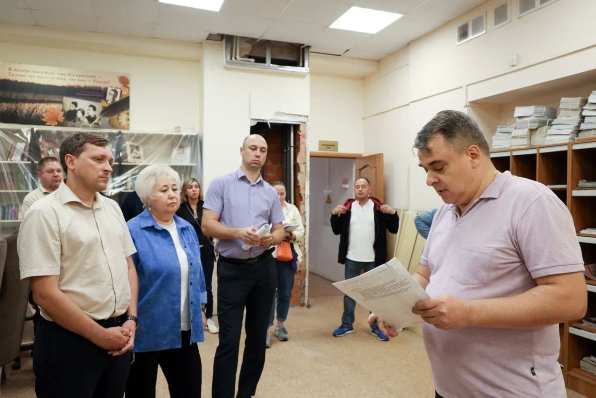 Жители дома на Летной получили разъяснения по вопросам капремонта Жители дома на Летной получили разъяснения по вопросам капремонта
