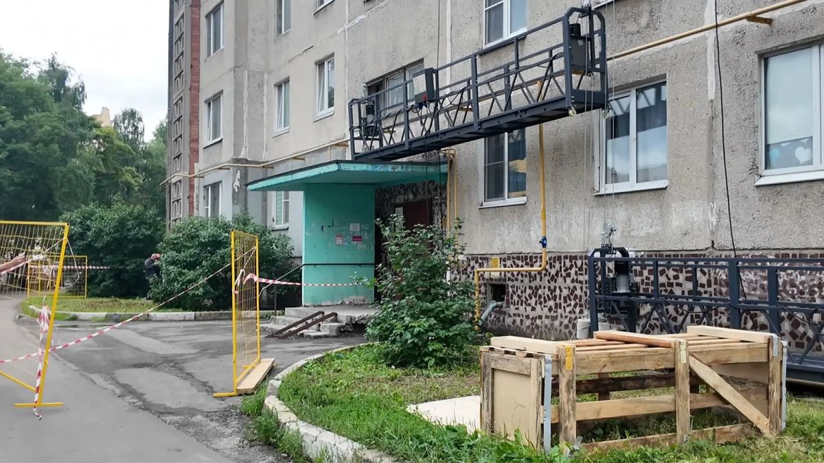 Глава округа Эдуард Малышев проверил ход капремонта на ул. Красноармейская Глава округа Эдуард Малышев проверил ход капремонта на ул. Красноармейская
