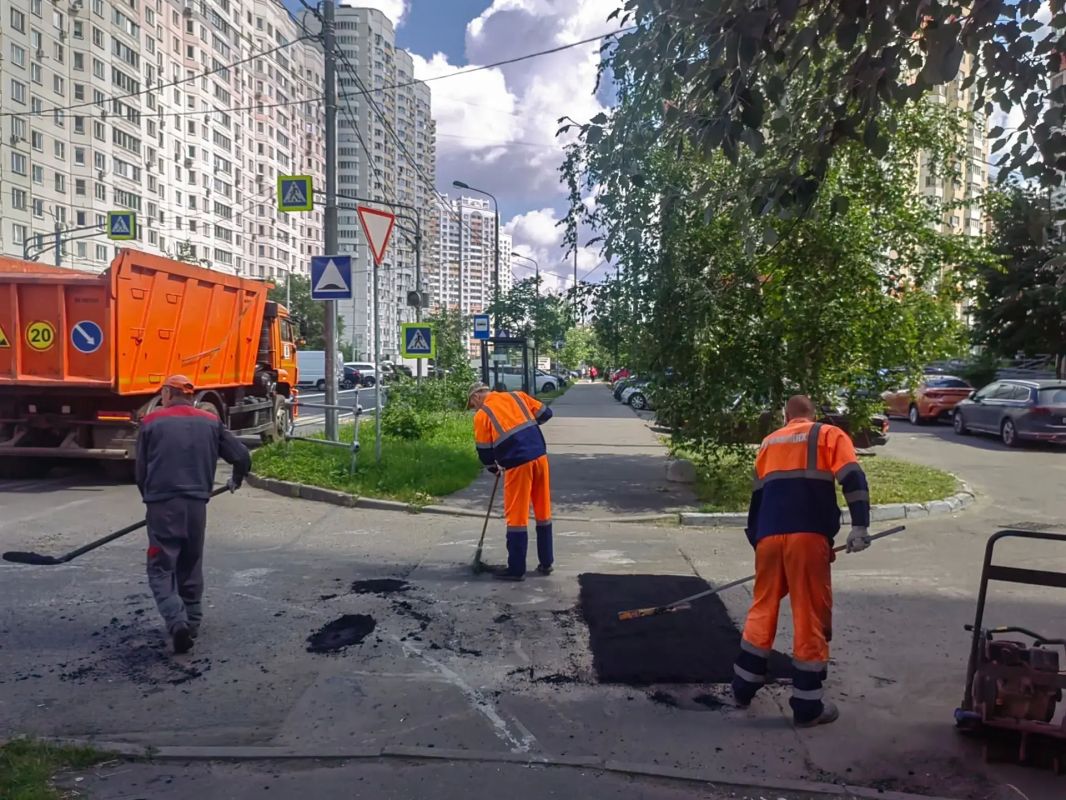 Почти 5 тысяч ям ликвидировали на дорогах Люберец с 1 марта Почти 5 тысяч ям ликвидировали на дорогах Люберец с 1 марта