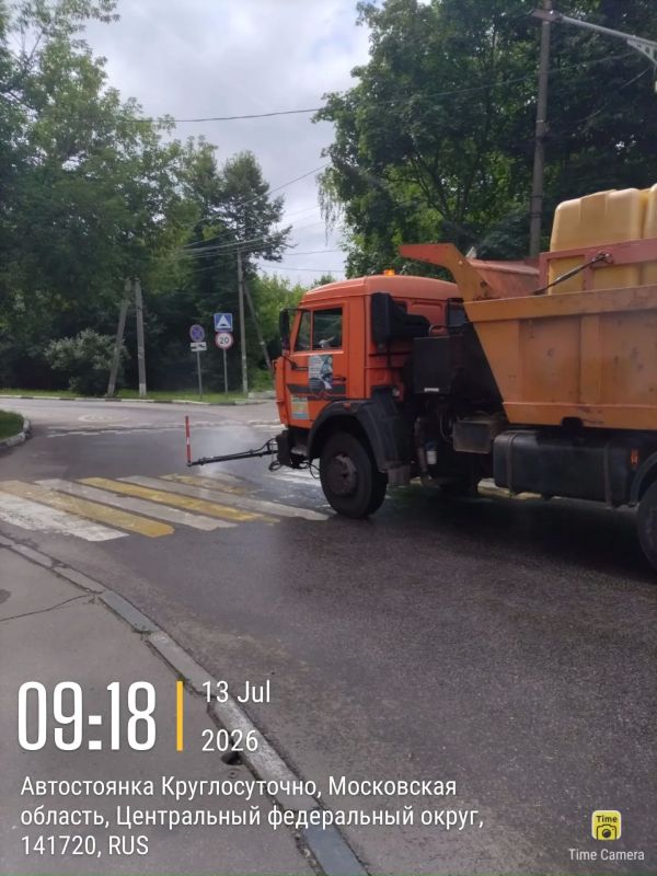 Уборка в любую погоду: в Долгопрудном дорожные и коммунальные службы наводят чистоту и порядок Уборка в любую погоду: в Долгопрудном дорожные и коммунальные службы наводят чистоту и порядок