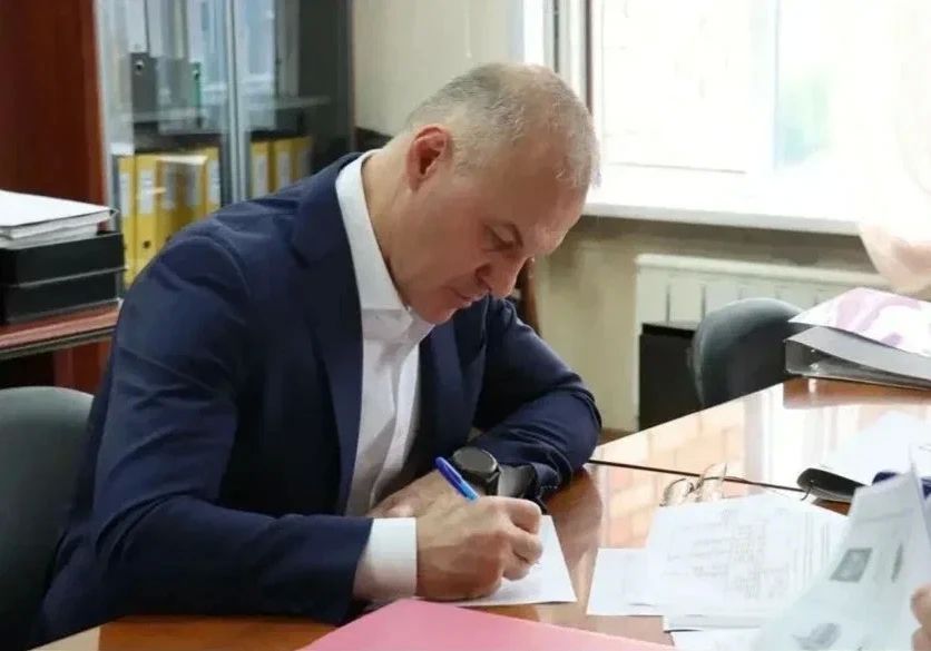 Александр Коган представил документы на выдвижение в Госдуму
