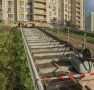 По лестнице с комфортом: в мкр-не Центральный в Долгопрудном ремонтируют внутриквартальный спуск