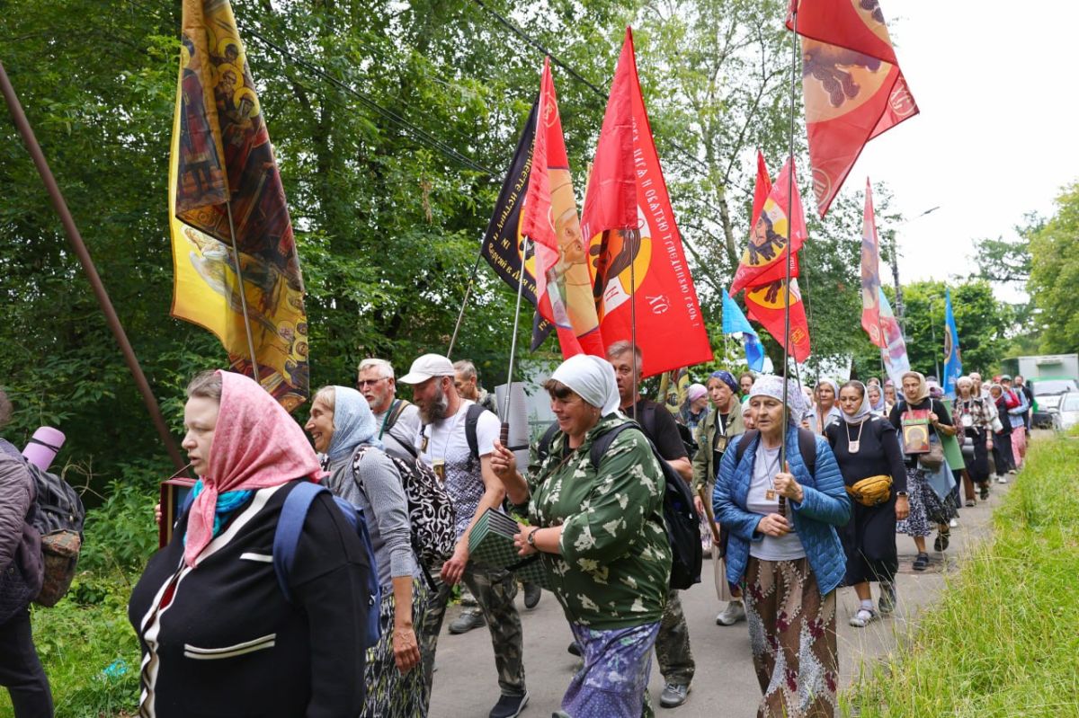 Из Мытищ к святыне. У памятника Николаю II начался ежегодный крестный ход «От Государя к Преподобному», приуроченный к обретению мощей Сергия Радонежского Из Мытищ к святыне. У памятника Николаю II начался ежегодный крестный ход «От Государя к Преподобному», приуроченный к обретению мощей Сергия Радонежского