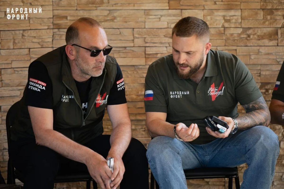 Ветераны СВО, первые выпускники программы наставничества Народного фронта и факультета психологии МГУ "Равный – равному", прошли очный этап Ветераны СВО, первые выпускники программы наставничества Народного фронта и факультета психологии МГУ "Равный – равному", прошли очный этап