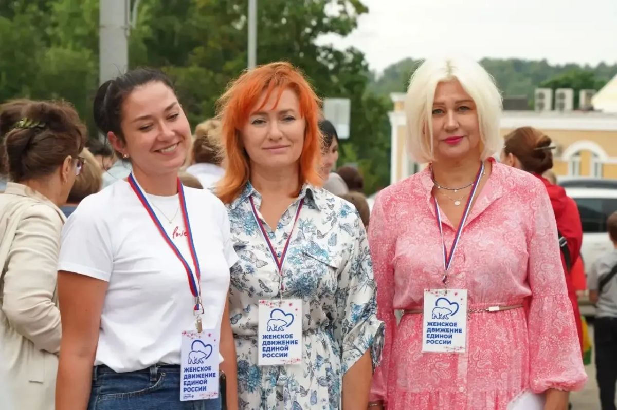 Представители «Женского движения» партии «Единая Россия» в рамках проекта «Духовное возрождение» организовали для семей участников Специальной военной операции и многодетных семей очередную поездку Представители «Женского движения» партии «Единая Россия» в рамках проекта «Духовное возрождение» организовали для семей участников Специальной военной операции и многодетных семей очередную поездку
