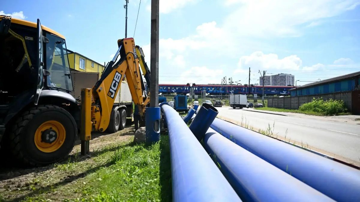 В Люберцах впервые в Подмосковье восстанавливают магистральный водопровод по инновационной системе «ролл-даун» В Люберцах впервые в Подмосковье восстанавливают магистральный водопровод по инновационной системе «ролл-даун»