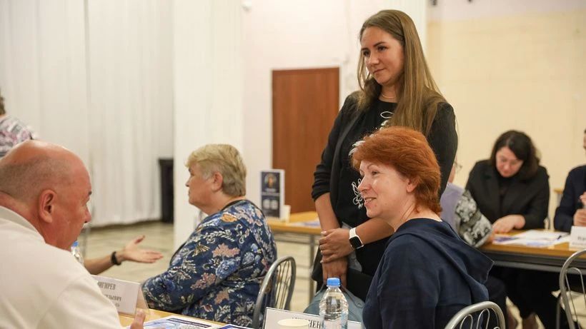 84 вопроса жителей разобрали на выездной администрации в «Лепсе» 84 вопроса жителей разобрали на выездной администрации в «Лепсе»