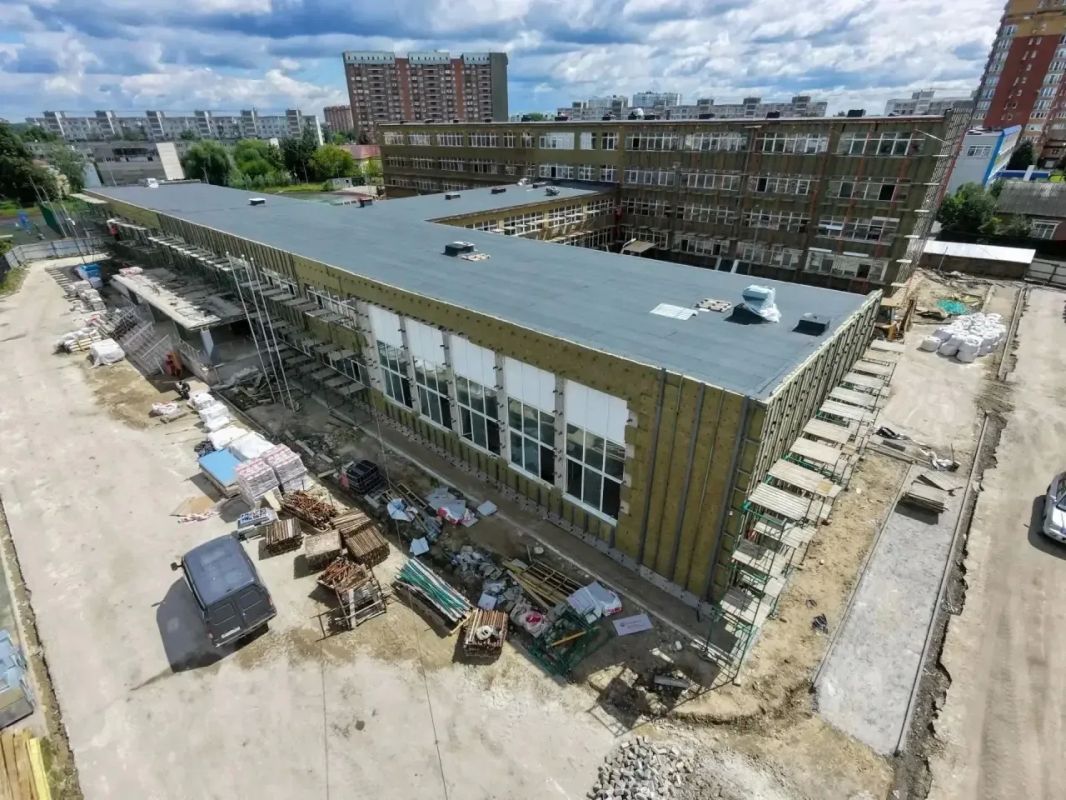В городском округе Серпухов продолжается подготовка школ к началу учебного года.