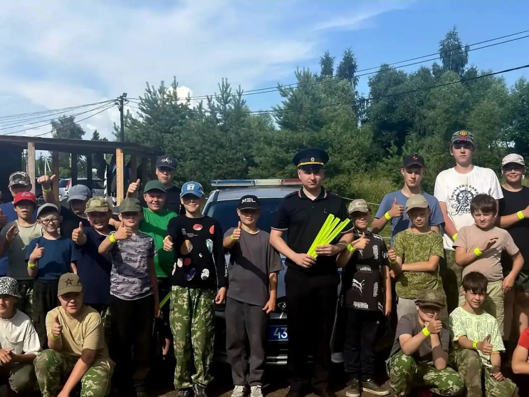 Сотрудники Госавтоинспекции посетили профильные загородные лагеря — военно-патриотический «Пересвет» и православный «Зёрнышки» в Зарайске