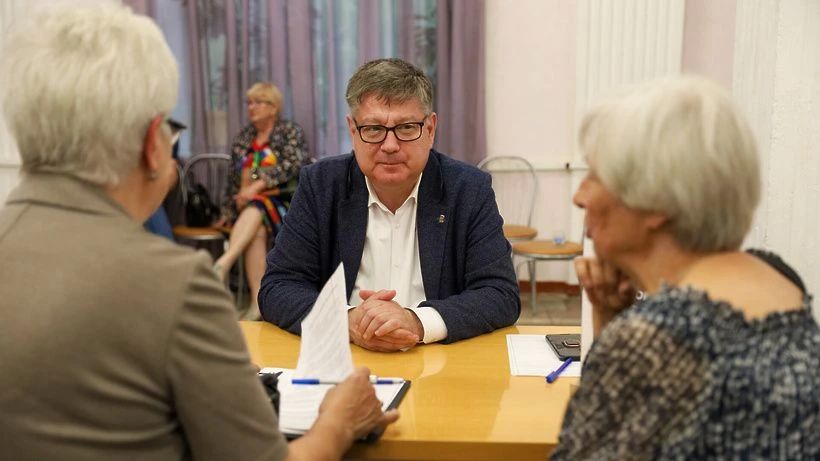 84 вопроса жителей разобрали на выездной администрации в «Лепсе» 84 вопроса жителей разобрали на выездной администрации в «Лепсе»