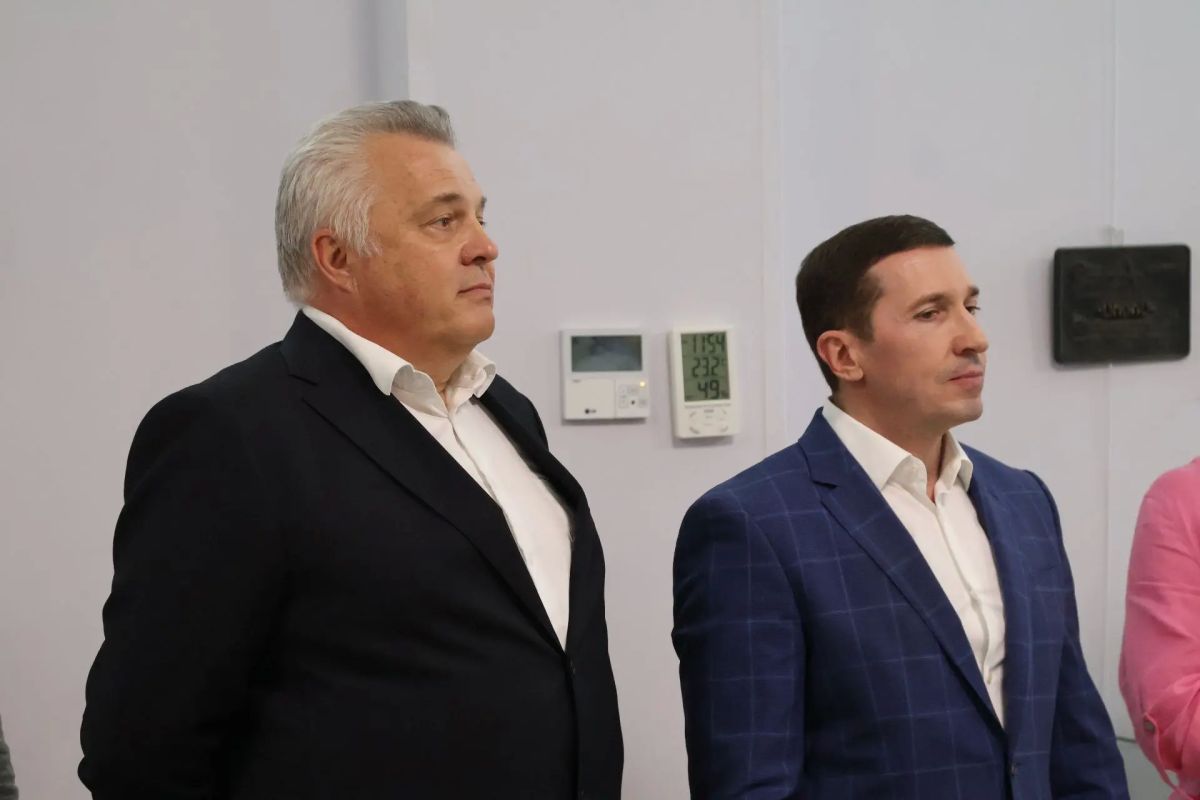 В галерее «Ника» открылась выставка «Металлургический мир в миниатюре», посвящённая 90-летию СМК В галерее «Ника» открылась выставка «Металлургический мир в миниатюре», посвящённая 90-летию СМК
