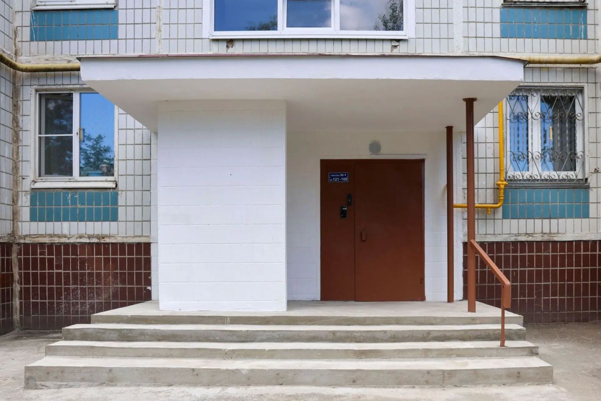 Ремонт подъездов. В этом году приводим в порядок 99 подъездов в многоквартирных домах нашего городского округа Ремонт подъездов. В этом году приводим в порядок 99 подъездов в многоквартирных домах нашего городского округа