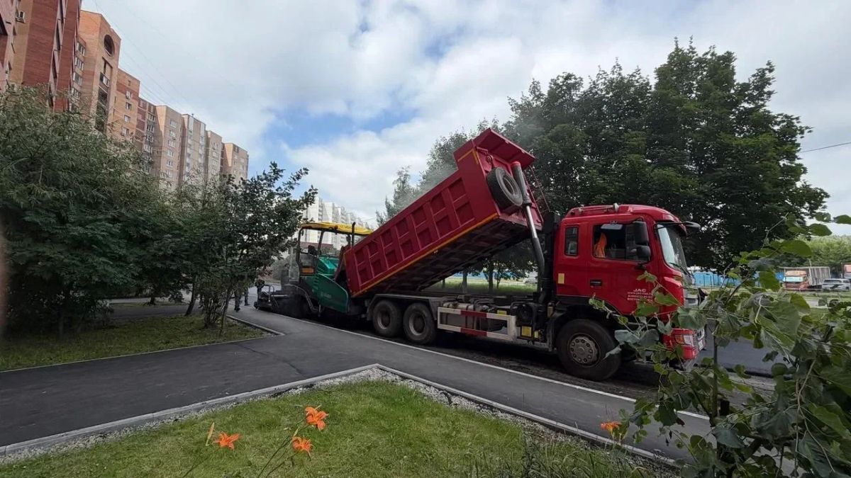 Еще один двор благоустроили в Дзержинском на ул. Угрешской Еще один двор благоустроили в Дзержинском на ул. Угрешской