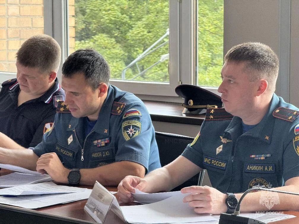 В Красногорске обсудили вопросы безопасности в период выборов и организацию спецплощадок у жилых домов В Красногорске обсудили вопросы безопасности в период выборов и организацию спецплощадок у жилых домов