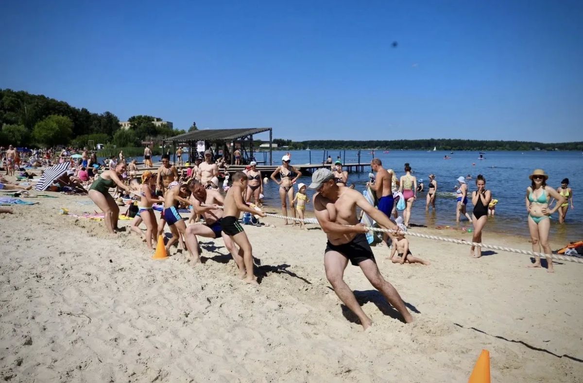 ЗВЕЗДНЫЙ СПОРТ НА СЕНЕЖЕ. Сегодня берег нашего озера превратился в настоящую спортивную арену ЗВЕЗДНЫЙ СПОРТ НА СЕНЕЖЕ. Сегодня берег нашего озера превратился в настоящую спортивную арену
