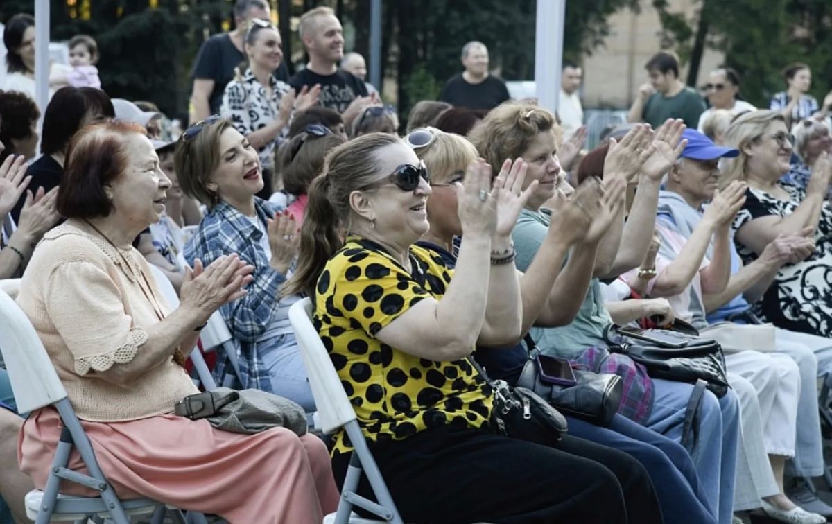18 июля парк усадьбы Кривякино наполнился звуками гитар и искренними поэтическими строками 18 июля парк усадьбы Кривякино наполнился звуками гитар и искренними поэтическими строками