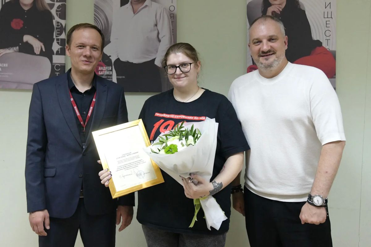 Поздравил коллектив компании «Дымов» с 25-летием