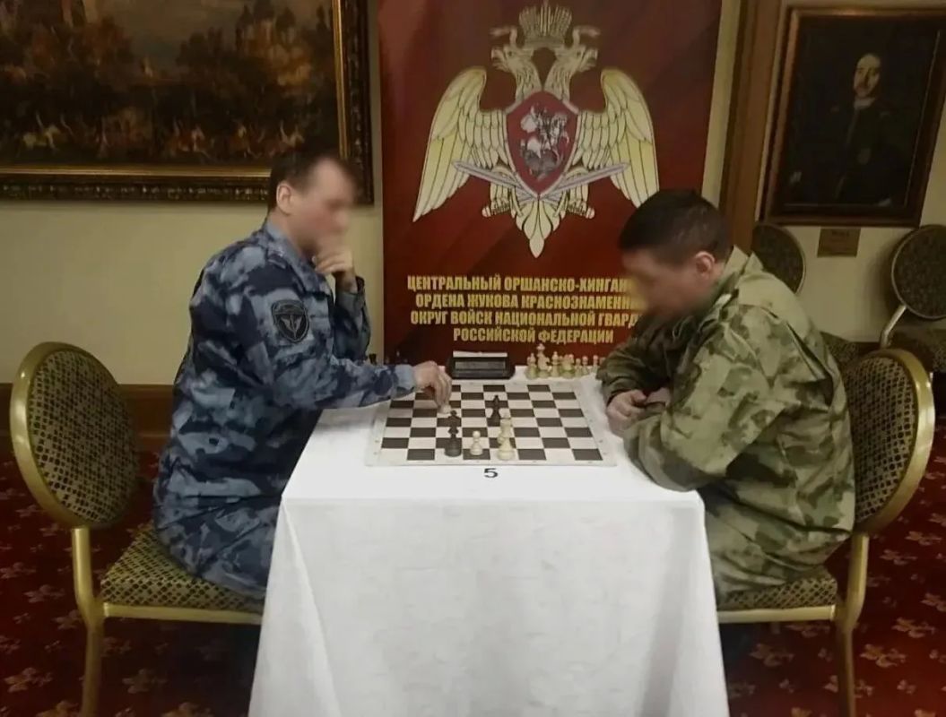 #ЗнайНаших. В Международный день шахмат героем рубрики «Знай наших» стал сотрудник ОМОН «Русич» Главного управления Росгвардии по Московской области старший прапорщик полиции Алексей В. Интеллектуальный спорт стал частью... #ЗнайНаших. В Международный день шахмат героем рубрики «Знай наших» стал сотрудник ОМОН «Русич» Главного управления Росгвардии по Московской области старший прапорщик полиции Алексей В. Интеллектуальный спорт стал частью...