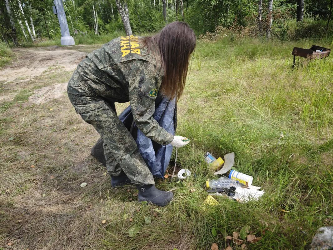 Отдохнул? Убери за собой!. Сотрудники Орехово-Зуевского филиала «Мособллес» продолжают очищать леса от бытового мусора Отдохнул? Убери за собой!. Сотрудники Орехово-Зуевского филиала «Мособллес» продолжают очищать леса от бытового мусора